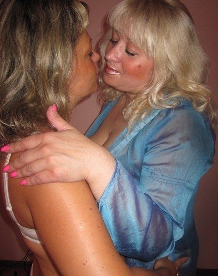 Девушка ищет сладкую девушку для приятных встреч в е Девушка ищет сладкую девушку для приятных встреч в е